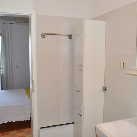Apartment With Parking Space - 11361 Makarska